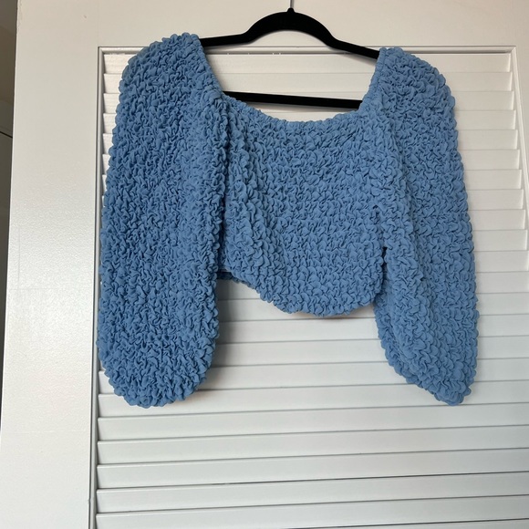 Blue textured bubble sleeved crop top - Picture 5 of 7